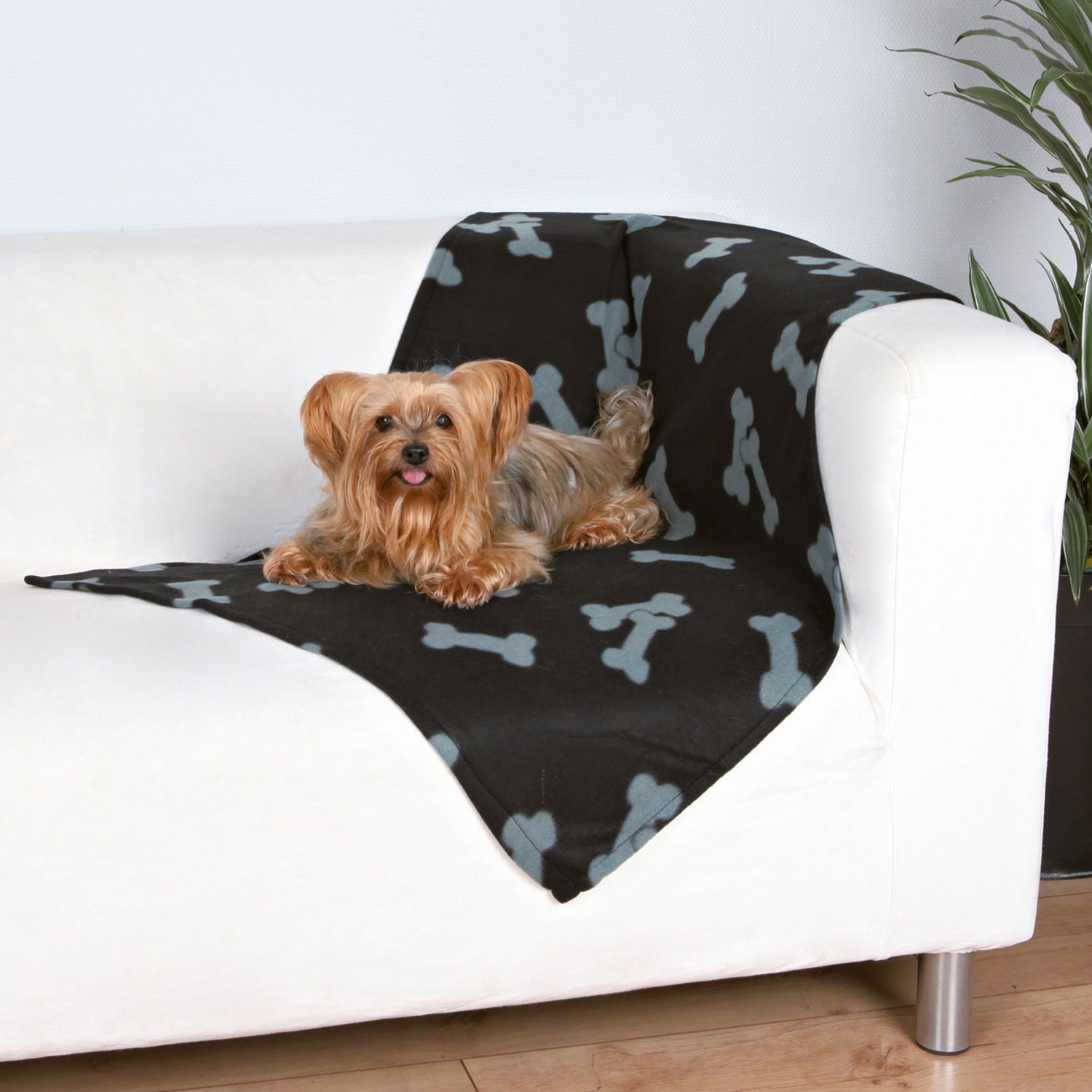 Deka Trixie Beany černá se šedými tlapkami 100x70cm-KS